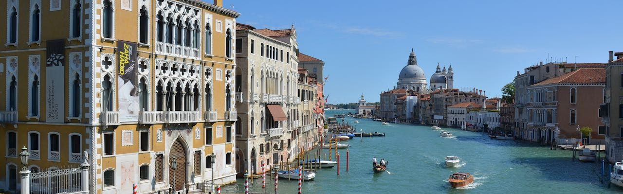 Save on your money by comparing . Trip Introduction Melbourne The Gold Coast Whitsunday Islands Australia Via Qantas First Class World Traveller 73