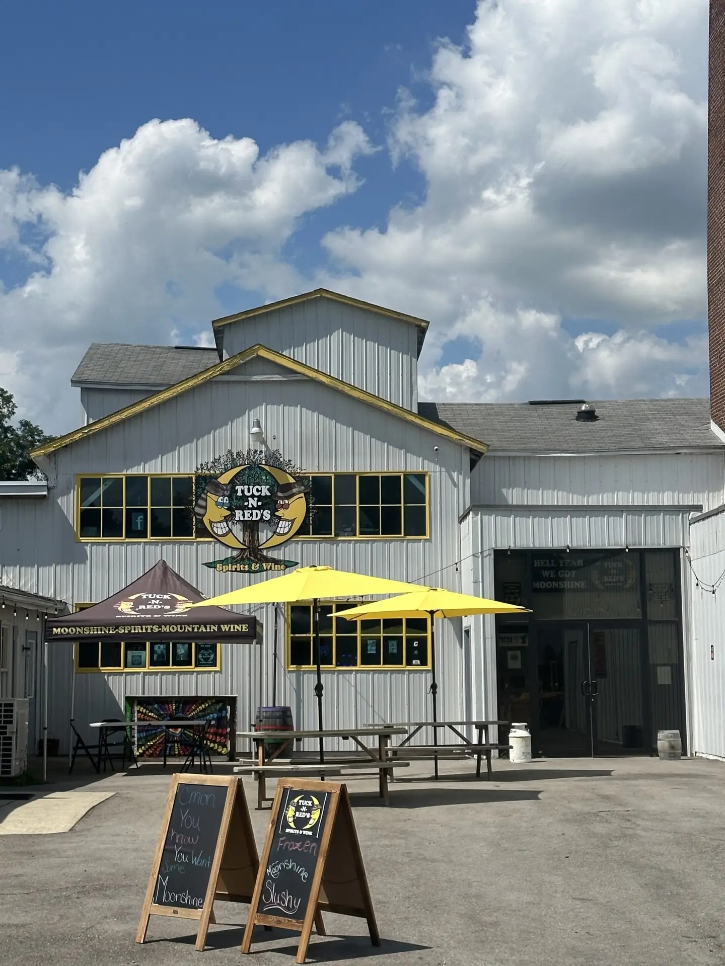 Tuck N Reds Distillery Yellow Springs Ohio