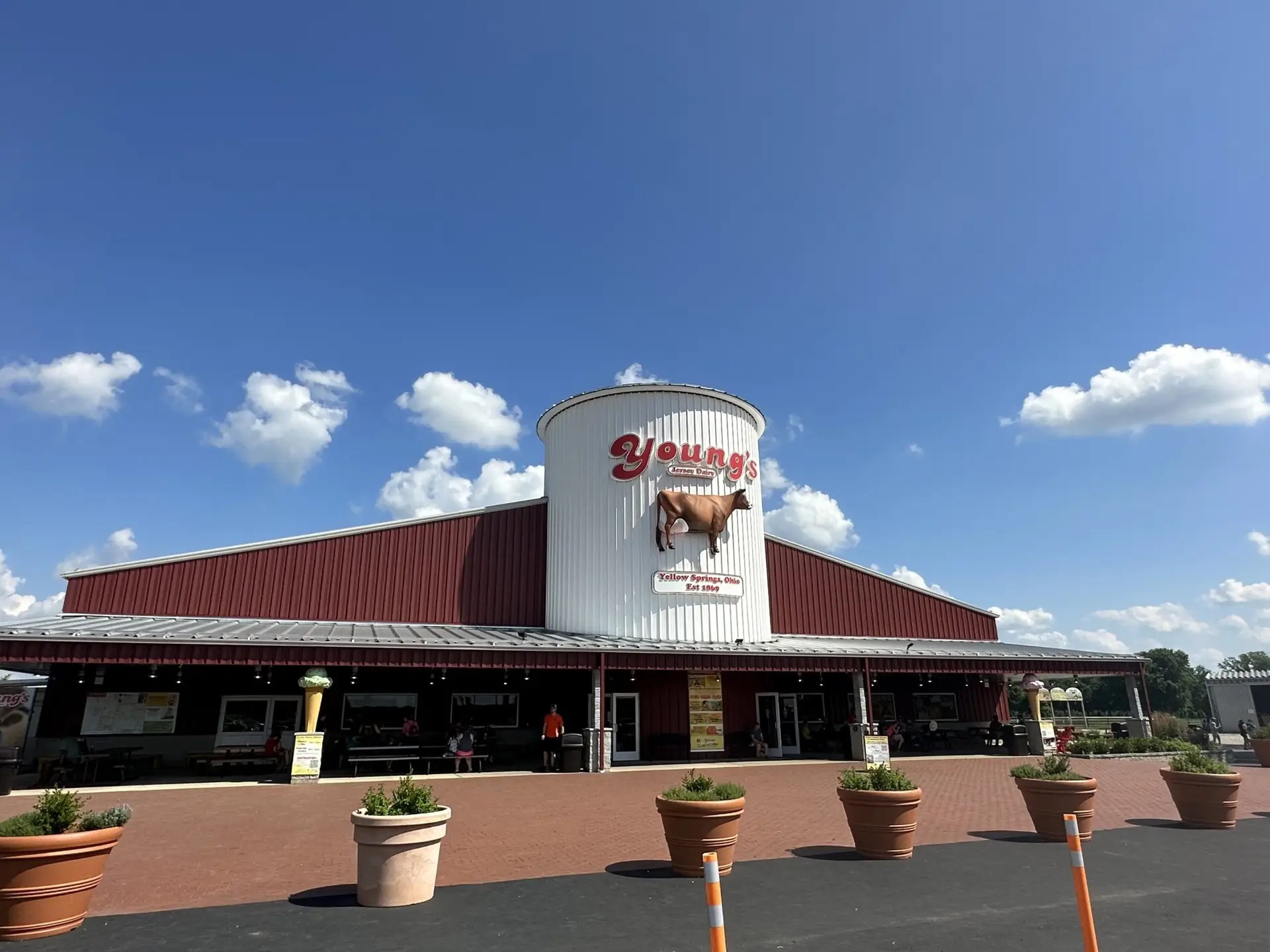 Young's Jersey Dairy Yellow Springs Ohio