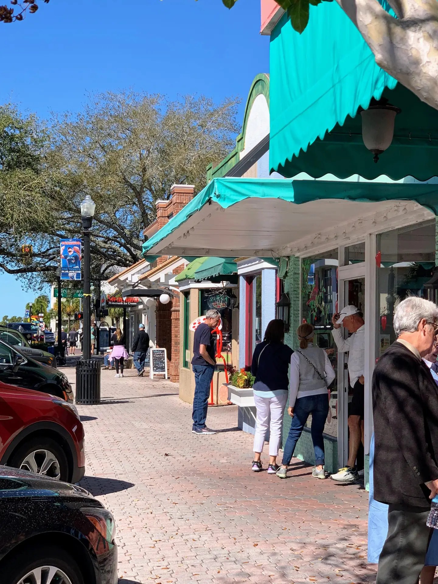 Shopping downtown Dunedin Florida