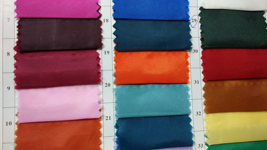 Color options for the lining of Iggy's suit.