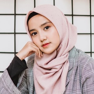 Salah satu bisnis felicya angelista sukses menggandeng aktor korea, dari mana lagi sumber kekayaannya? Profil Wirda Mansur yaitu Biodata, Profil Pribadi & Data Keluarga - WowKeren.com