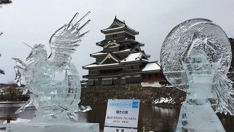 Festival de escultura de gelo no Castelo de Matsumoto