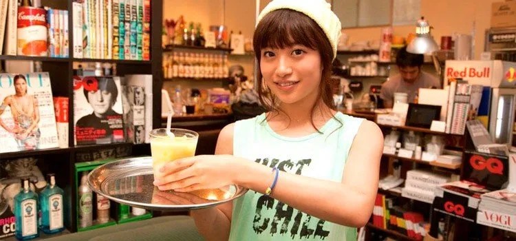 10 coisas importantes sobre o atendimento no Japão atendente