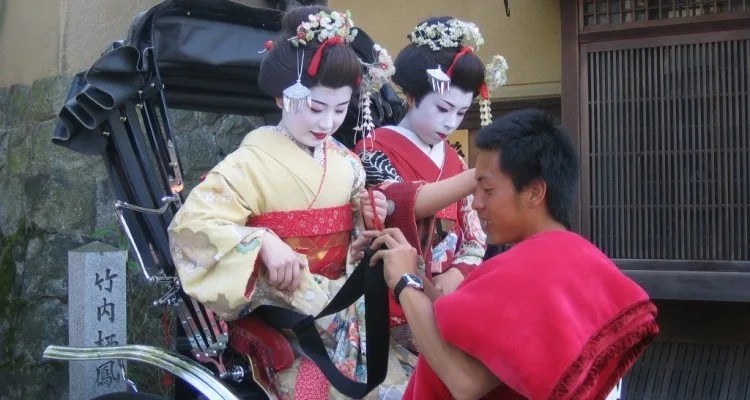 Geisha – Who are they really? History and Curiosities Geisha - Who are they really? History and Curiosities
