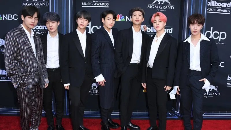 K-Pop vs J-Pop - 어떤 차이가 있나요? 더 인기 있는 것은?
