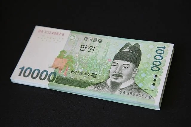 Discover the Korean tradition of gifting someone money.