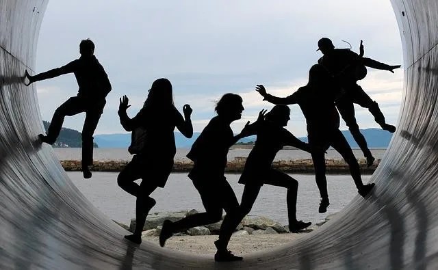- K-POP: Check out the main choreographies and how to practice them