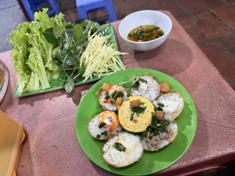 ベトナムのたこ焼きと言われているBánh cănとBánh khọtの違い