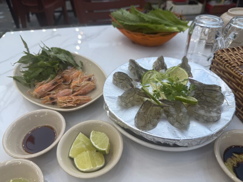 ニャチャンで海沿いで最高なシーフード料理を