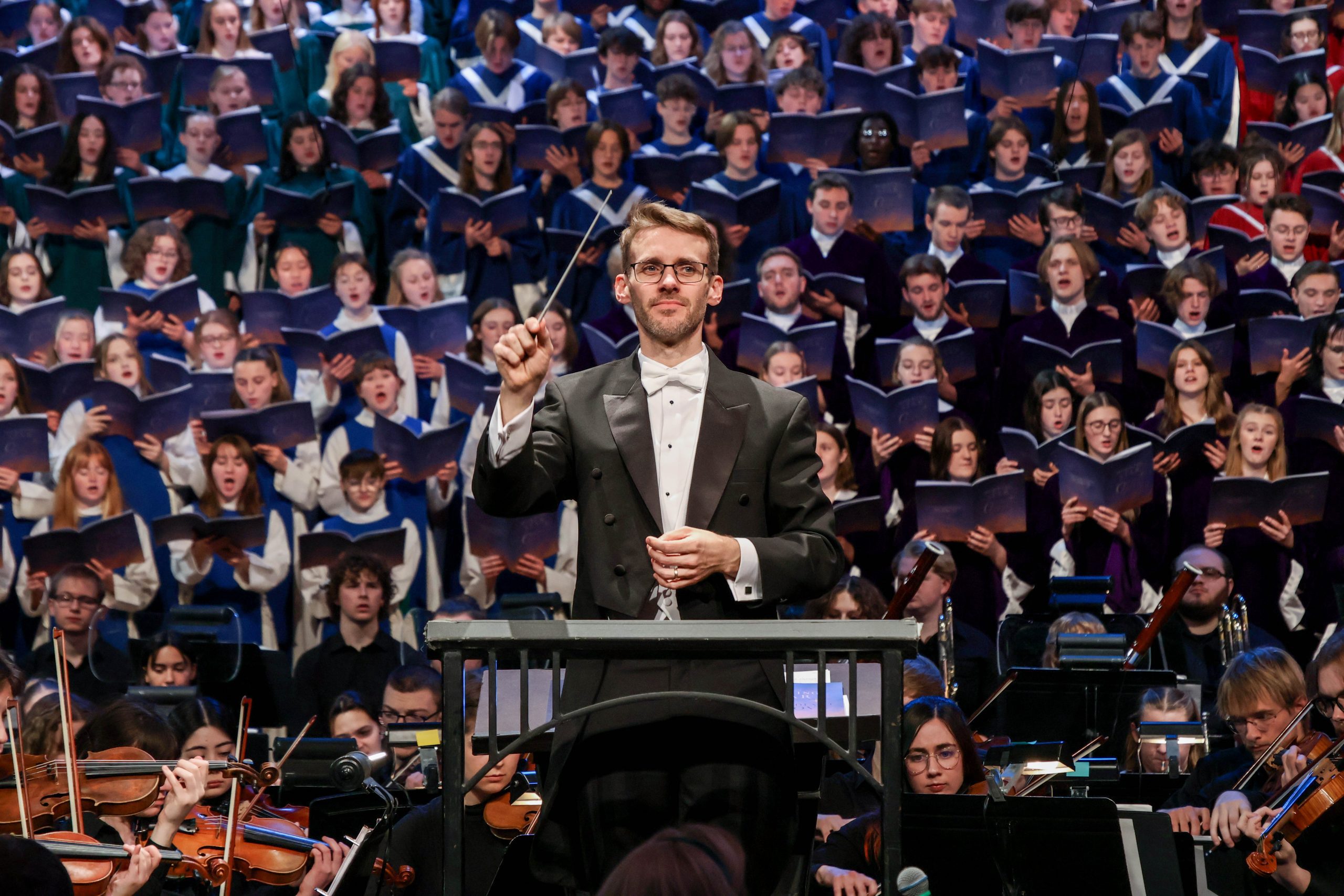 Joseph Kemper '11 returns to lead St. Olaf Chapel Choir and Viking