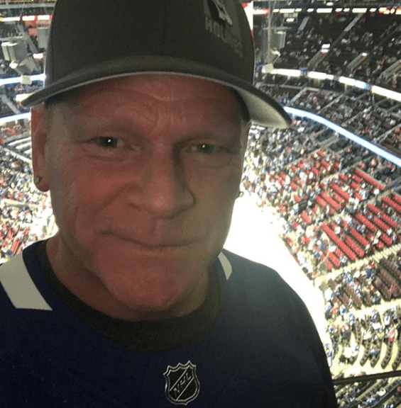 Mike Holmes, Instagram