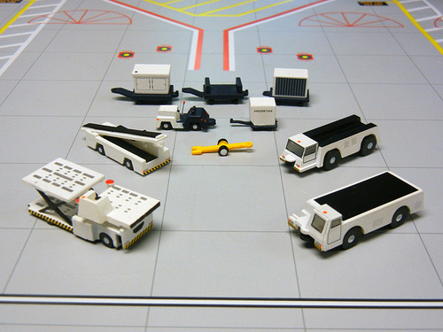 Equipo de apoyo aeroportuario / GeminiJets 1: 200 / sku G2APS451