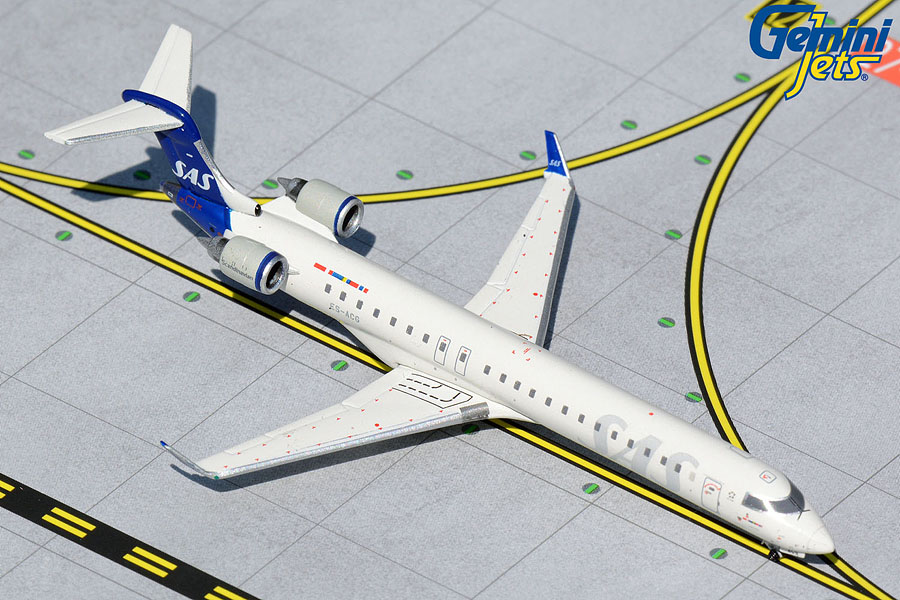Scandinavian Airlines (SAS) CRJ900  Gemini Jets 1:400  ES-ACG  sku GJSAS1979