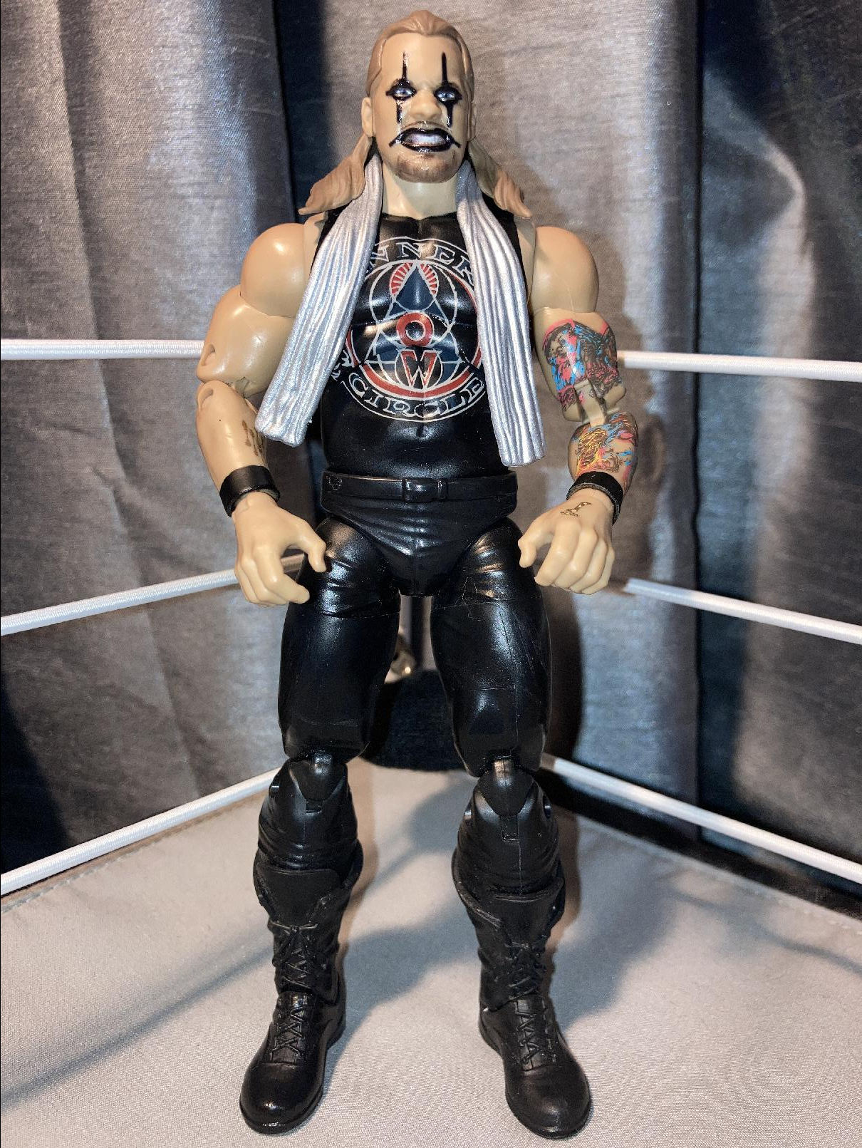 Chris Jericho - Unrivaled 8 With Scarf