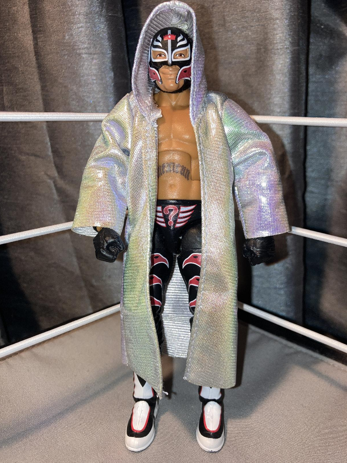 Rey Mysterio - Legends 16 With Robe
