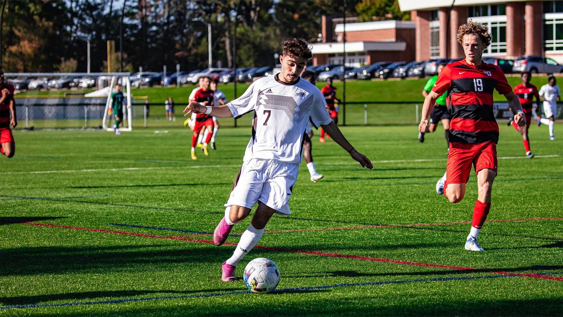 Bonnies defeat La Salle 2-0 on Senior Day with goals from Pereira and Mercer