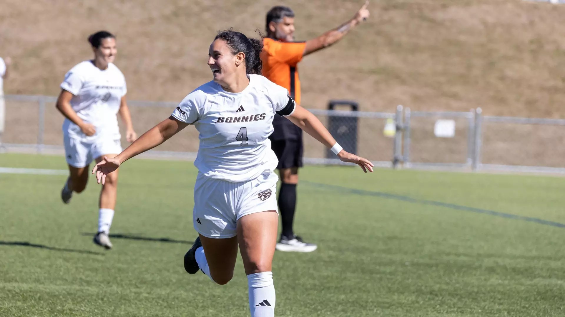Womens Soccer Fails to Make the Comeback on Sunday