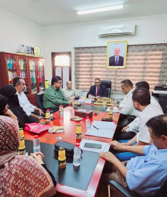 وزير المالية يصدر عدة قرارات تعيين لمدراء الإدارات المالية والحسابات بالمؤسسة العامة لمطابع الكتاب المدرسي