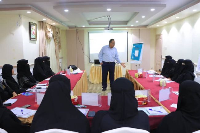 عدن ... اختتام التدريب العملي لطالبات كلية الحقوق - جامعة عدن