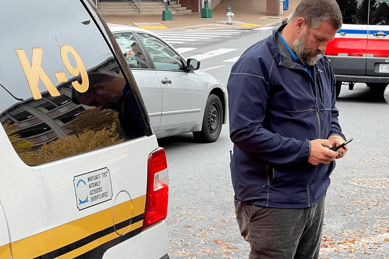 Montgomery Co. police search for suspects in shooting that left car