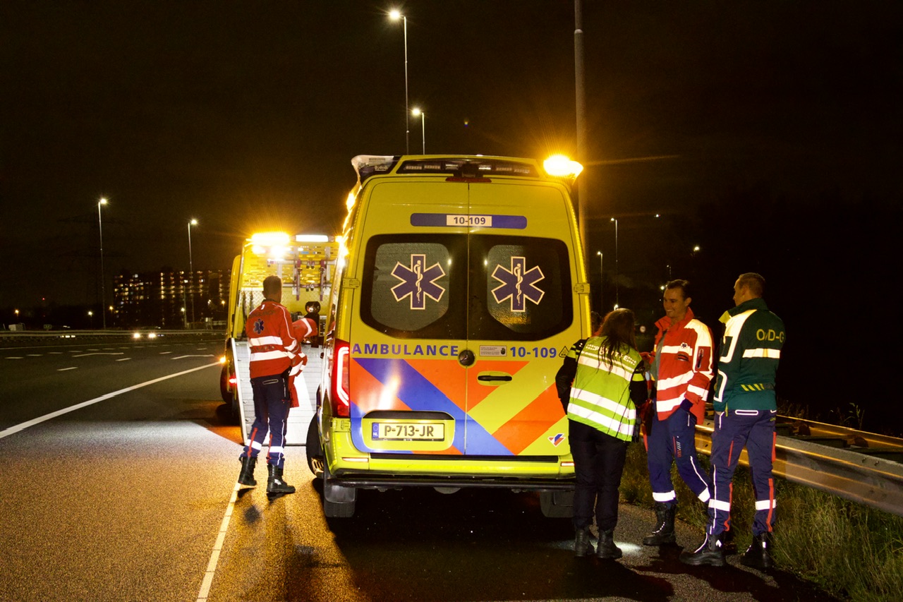 Zaandam – Ambulance in botsing met personenauto op A7 bij Zaandam