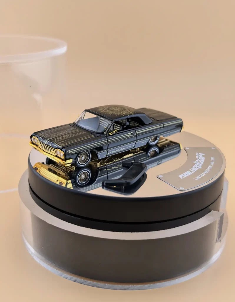 Fine Works 64 Impala Lowrider Black/Gold