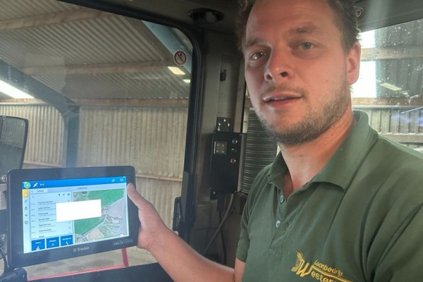 Dieven jatten dure GPS-systemen uit landbouwvoertuigen