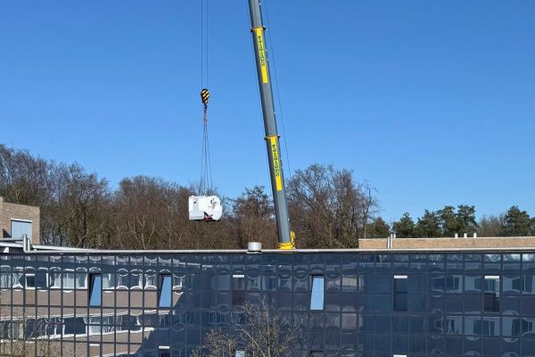 Slingeland Ziekenhuis verwelkomt nieuwste MRI-scanner via bijzondere operatie