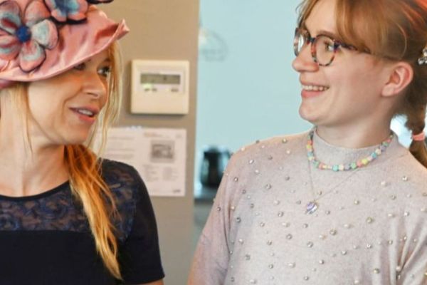 Prinsjesdag krijgt lokaal tintje door creatie Estinea, kamerlid Lisa Westerveld draagt bijzonder hoedje