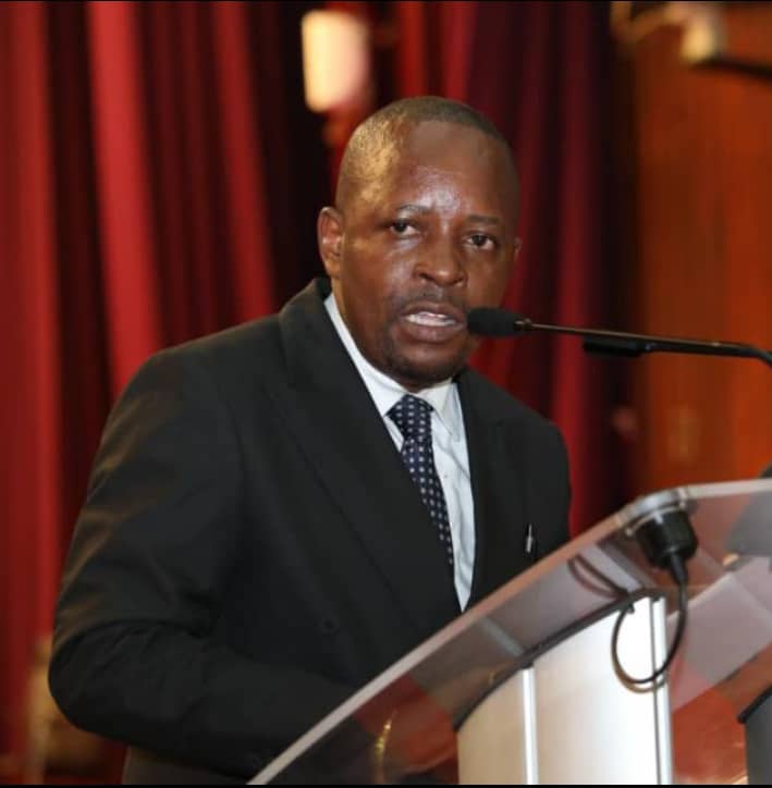 Élections des gouverneurs : Le Député national Belly Mampa félicite la nouvelle équipe élue au Kongo central