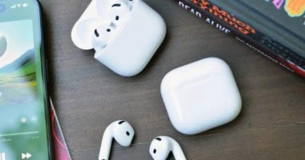 دليلك السريع لربط سماعات AirPods بأي هاتف (آيفون أو أندرويد)