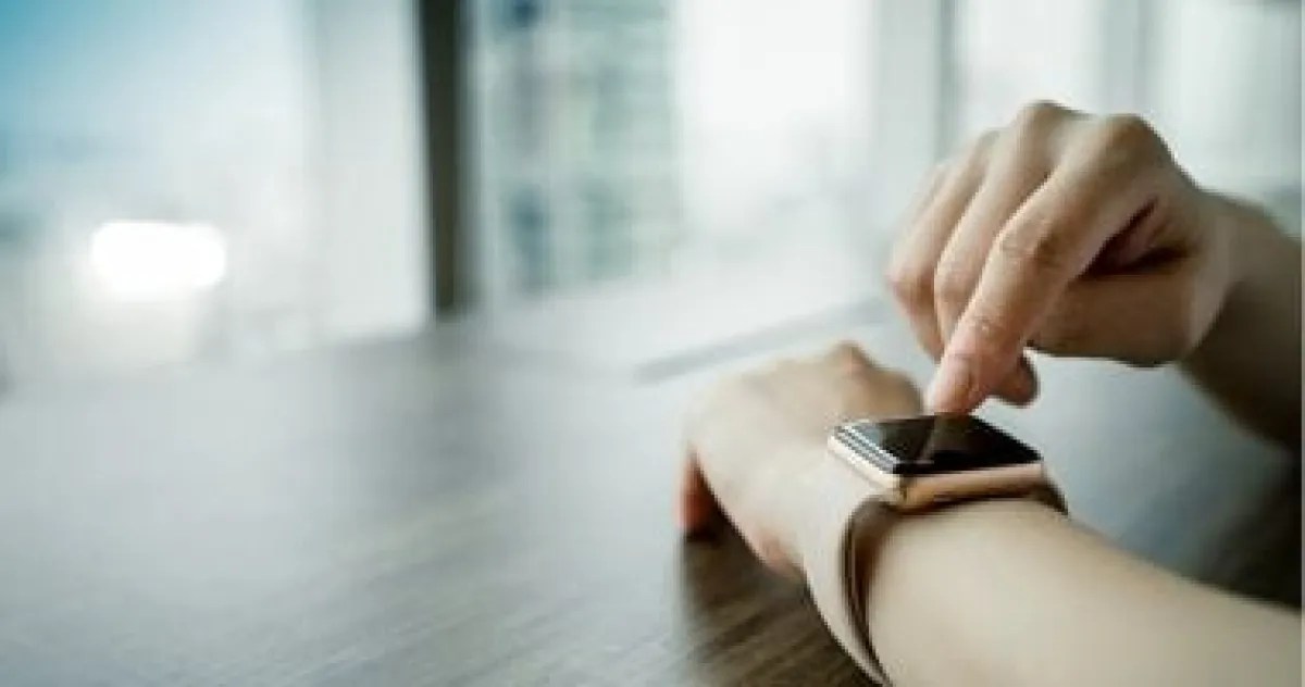 الساعة الذكية: دليلك اليومي لضبط إيقاع قلبك والكشف المبكر عن المشاكل