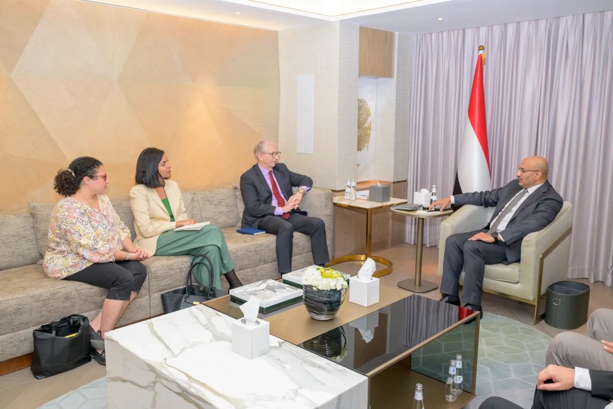 فيديو.. طارق صالح يبحث مع السفير الألماني مستجدات الأوضاع فيديو.. طارق صالح يبحث مع السفير الألماني مستجدات الأوضاع