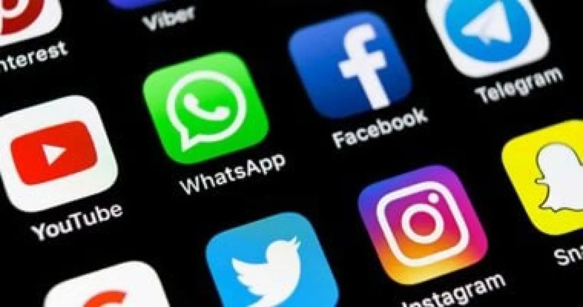 ميتا تسجل براءة اختراع لاستخدام الذكاء الاصطناعي لإدارة حسابات المستخدمين بعد وفاتهم ميتا تسجل براءة اختراع لاستخدام الذكاء الاصطناعي لإدارة حسابات المستخدمين بعد وفاتهم