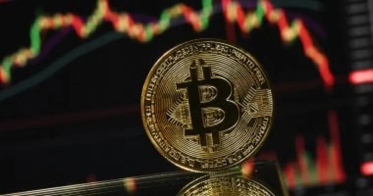 البيتكوين تتجاوز 71 ألف دولار وسط تفاؤل تنظيمي رغم التوترات الجيوسياسية