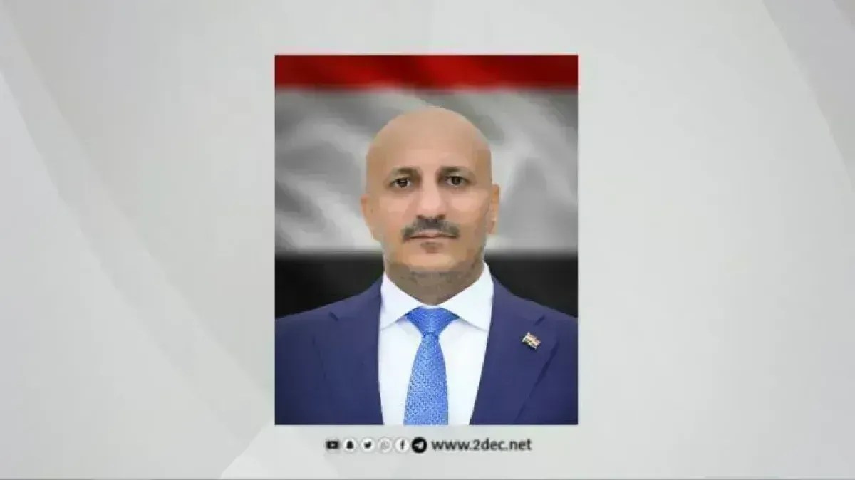 طارق صالح يطلع على جهود إنهاء التقطعات في أبين ويشيد بجهود المحافظ