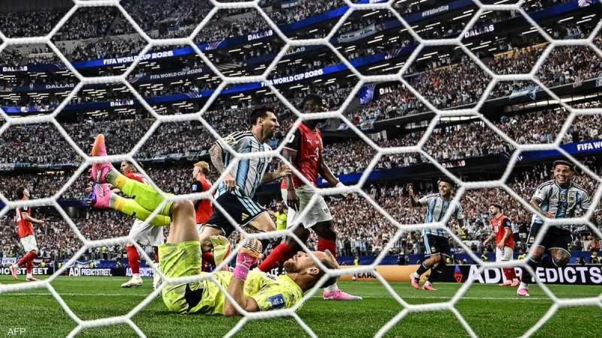 ميسي يقود الأرجنتين إلى دور الـ32 وينفرد بعرش هدافي كأس العالم ميسي يقود الأرجنتين إلى دور الـ32 وينفرد بعرش هدافي كأس العالم