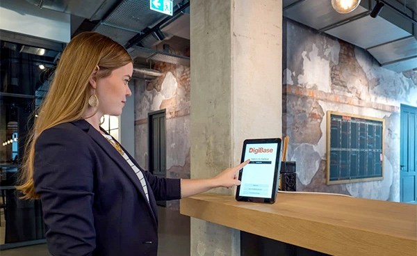 aanmeldzuil tablet voor balie