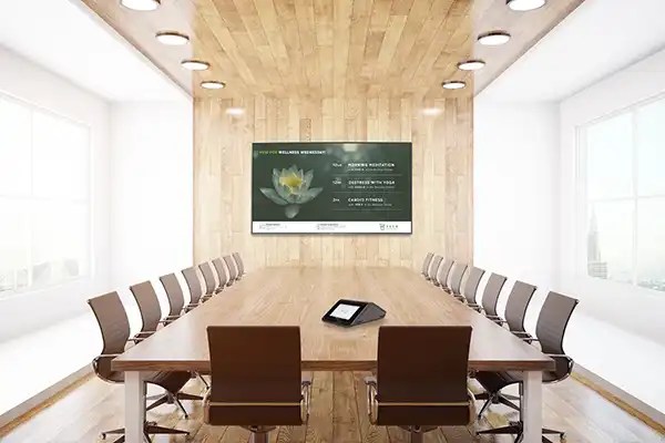 houten vergaderruimte voor videoconferencing