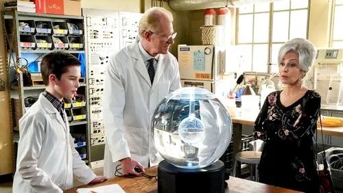 Young Sheldon S04E12 – A Box of Treasure and the Meemaw of Science