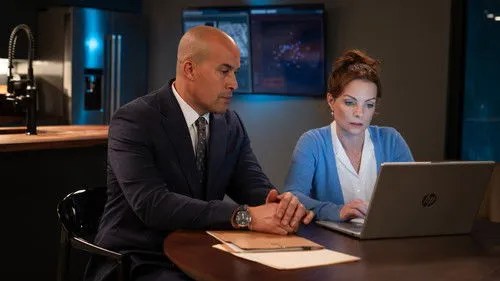 9-1-1: Nashville S01E16 – Love to Death
