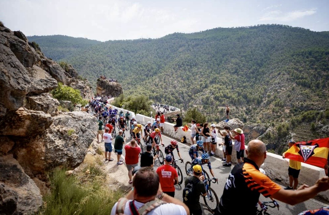 La Vuelta. Etapa Alcaraz-Elche de la Sierra. Sierra de Albacete ciclismo