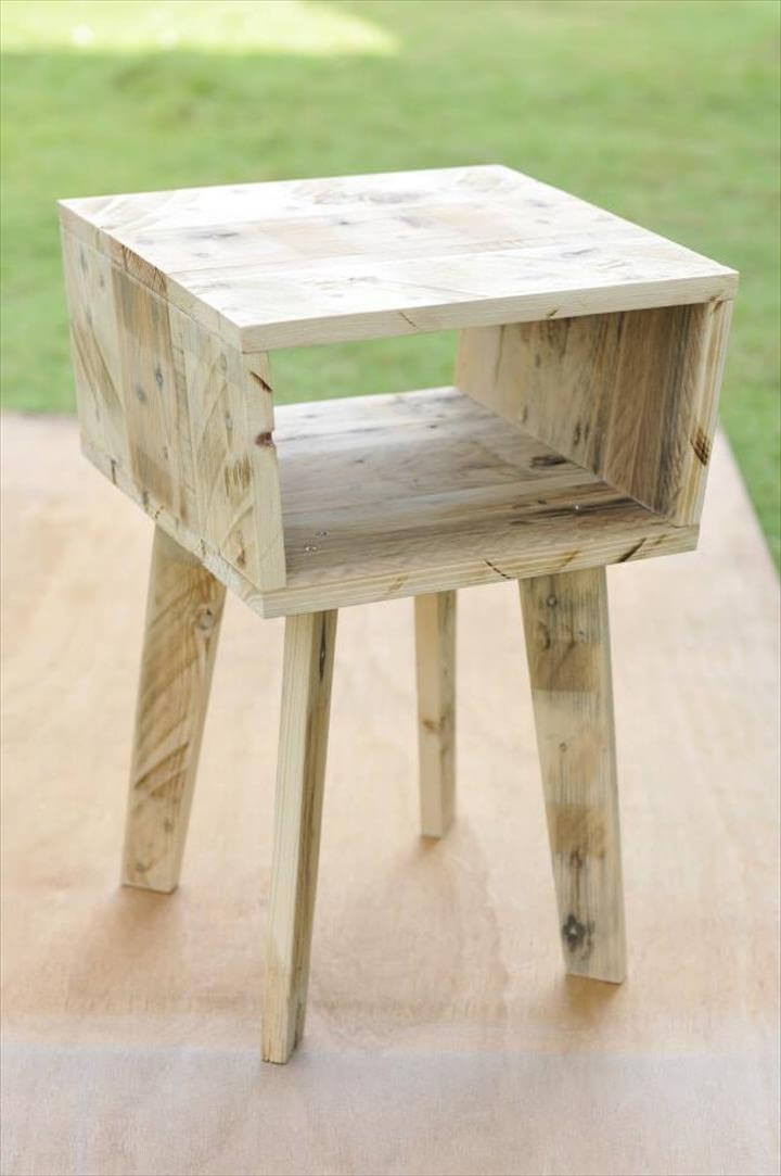 Creative Pallet Side Table