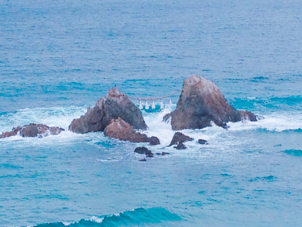 桜井二見ヶ浦」近くには見晴らしのいい高台も！海の絶景が広がる夫婦岩