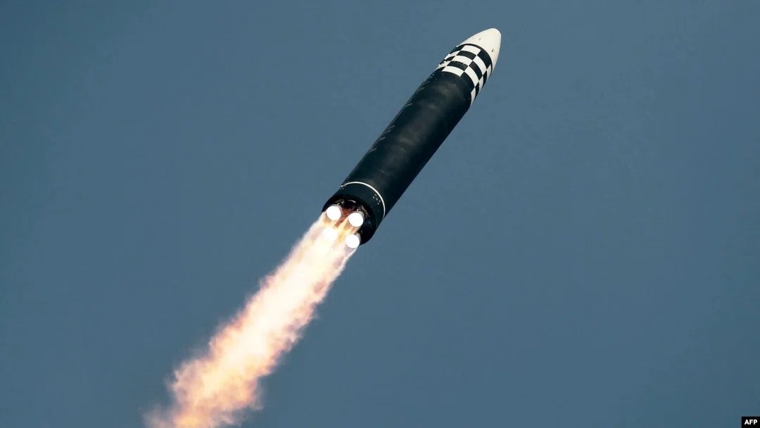 북한 몬스터 ICBM 화성-17형, 이제 미국도 안전지대 아니야