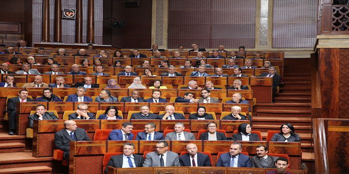 انقسام ومشاداة داخل البرلمان بسبب تقاعد أعضائه