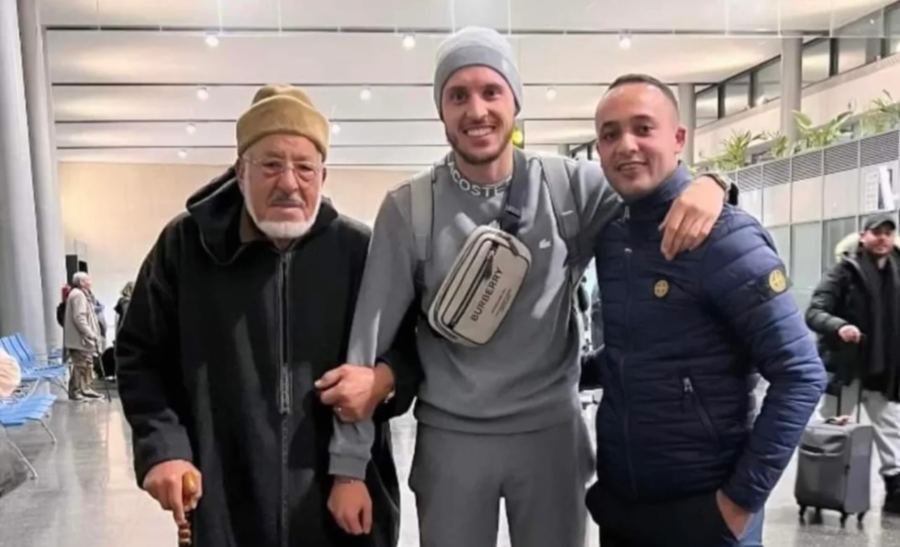 تكريماً لروح والــدته.. لاعبُ “الأسود” أمــلاح يُقرِّر إنشاء دارٍ للأيتـام بالنـــاظور