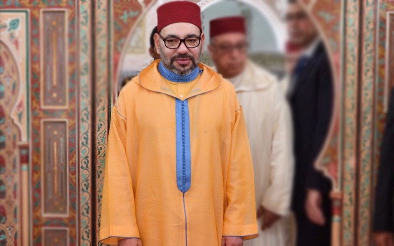 الملك يُــؤدي صلاة الجُمعة بالمسجد المُحمَّــدي بمدينة الدار البيضاء