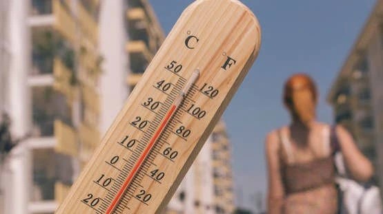 طقس حار وزخات رعدية بالأطلس